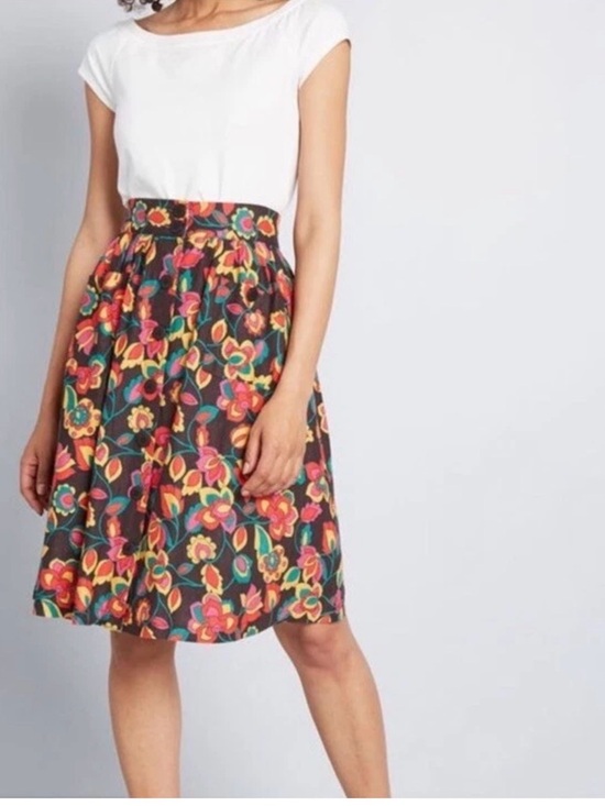Modcloth Dresses & Skirts - ModCloth Button Front Full Skirt for women size XL